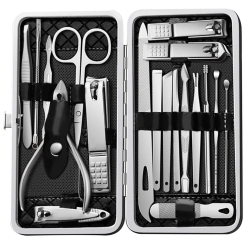 Manikűr pedikűr körömápolás...