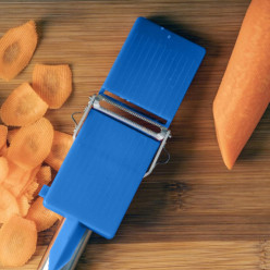 Obieraczka do warzyw i owoców + szatkownica zestaw