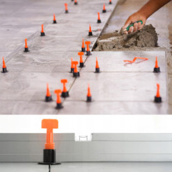 Zestaw do poziomowania układania płytek klipsy kliny uchwyt 50 szt