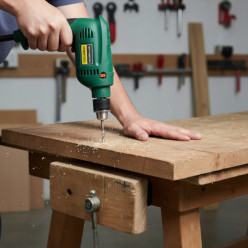 Wiertarka udarowa 550w zestaw narzędzi xl w walizce 37 el. wiertła wkrętaki