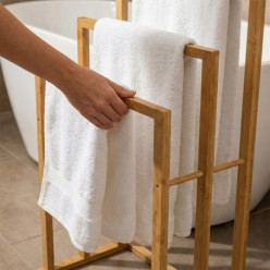 Stojak na ręczniki wieszak podłogowy łazienkowy bambusowy 3 ramienny